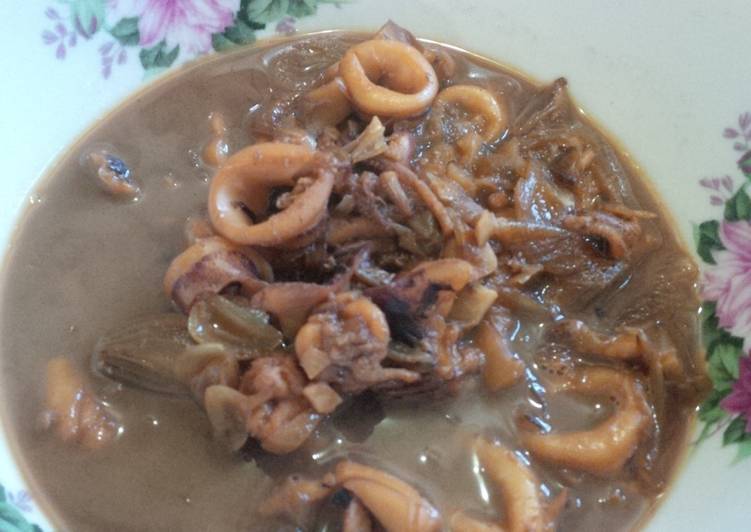 Bagaimana Menyiapkan Sotong Kecap Bawang yang Menggugah Selera