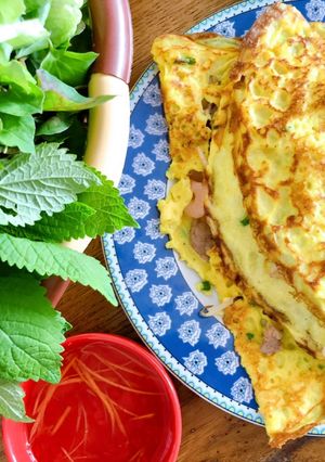A picture of Bánh Xèo with Shrimp and Pork.