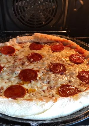 Kovászos pizzatészta (viszonylag gyorsan) recept fotója