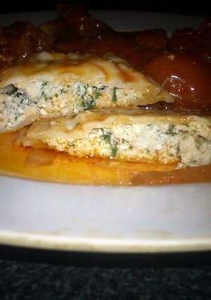 Una foto de Ravioles caseros de pollo, ricota y verdura