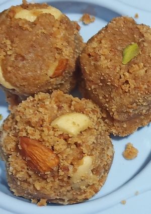 અડદિયા (Adadiya Recipe In Gujarati) રેસીપી મુખ્ય ફોટો