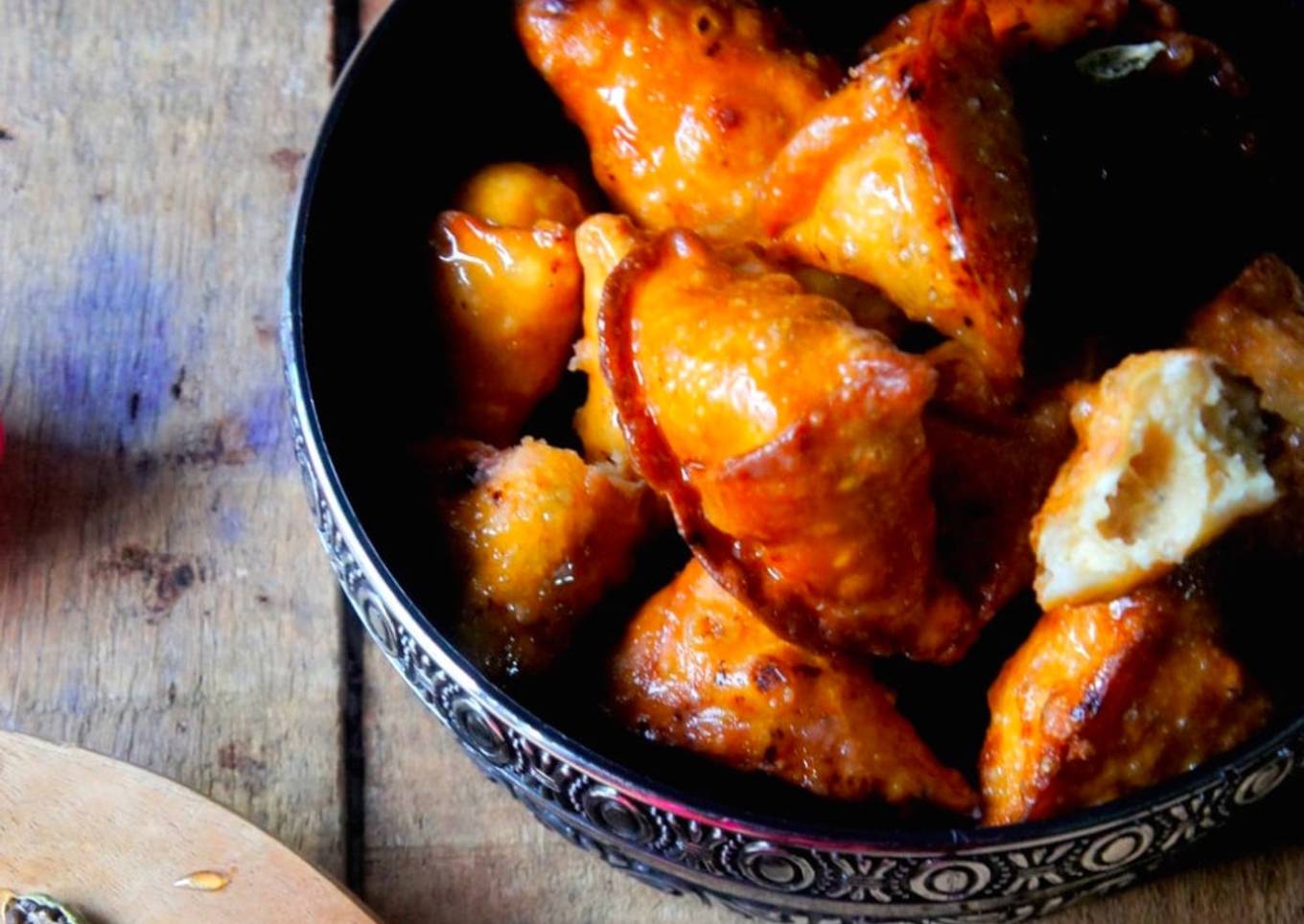 Mishti Singara: Sweet Samosas Stuffed with Kheer and Khoya