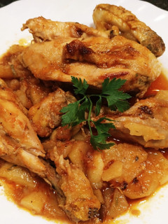 Una foto de Pollo Encebollado con Robellóns