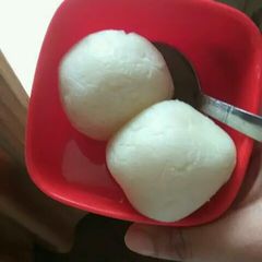 A picture of Leftover rice Rasgulla.