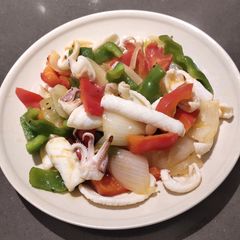 A picture of Sautéed Squid.