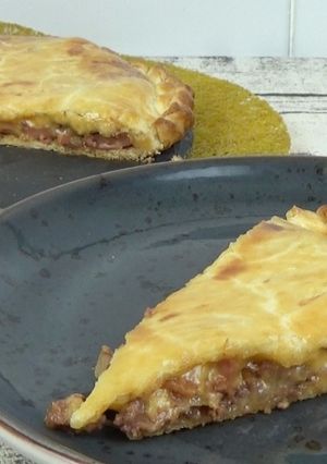 Una foto de Empanada cheeseburger (Hamburguesa con queso)