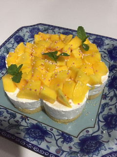A picture of Mango paneer cake ❤️.