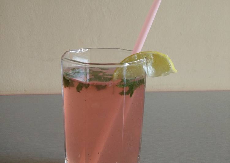 Recipe of Quick Roohafza fusion cocktail