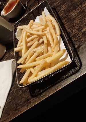 A picture of Fries.