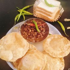A picture of Bihari style 😋 ghugni (Bihari style Black chickpeas masala).