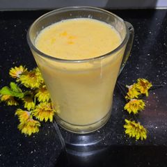 A picture of Mango pineapple shake.