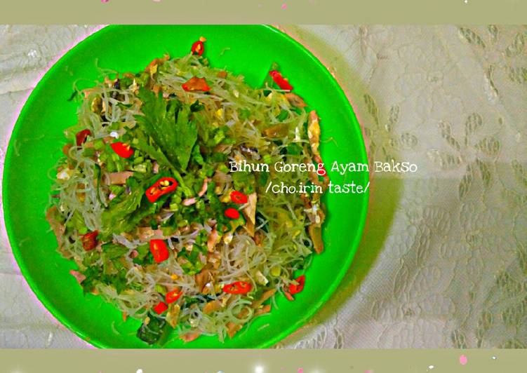 Bihun Goreng Ayam Bakso