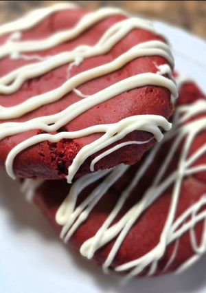 A picture of Cake mix red velvet cookies.
