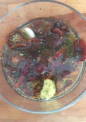 Foto principal de Tomates secos aliñados