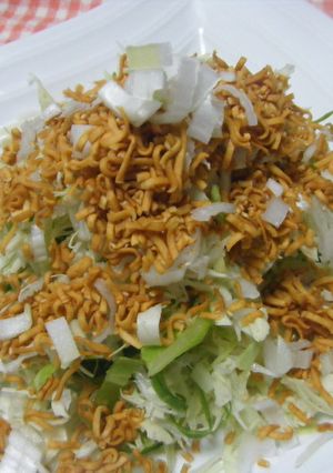 A picture of Chicken Ramen Crunch Salad.