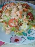 Ensalada de pollo con picatostes
