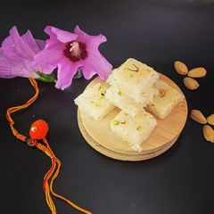 A picture of Coconut Burfi.