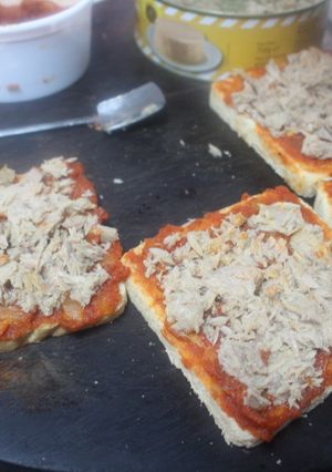 Una foto de Atún con tomate frito