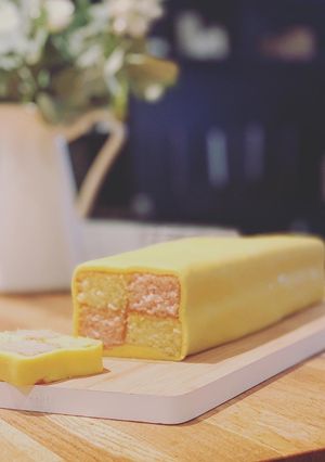 A picture of Battenburg Cake (gluten free) 🧈.