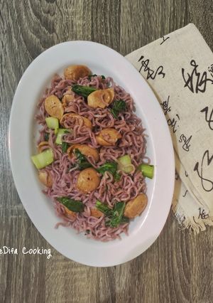 Foto resep 628. Mie Ubi Ungu Goreng Sosis