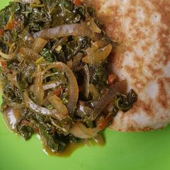 A picture of Spinach sauce.