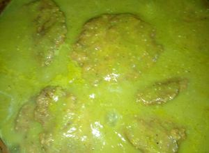Una foto de Tortitas de carnitas en chilito verde a la mario, s