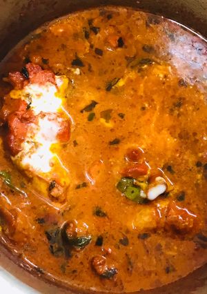 A picture of Creamy kaju chicken with gravy.