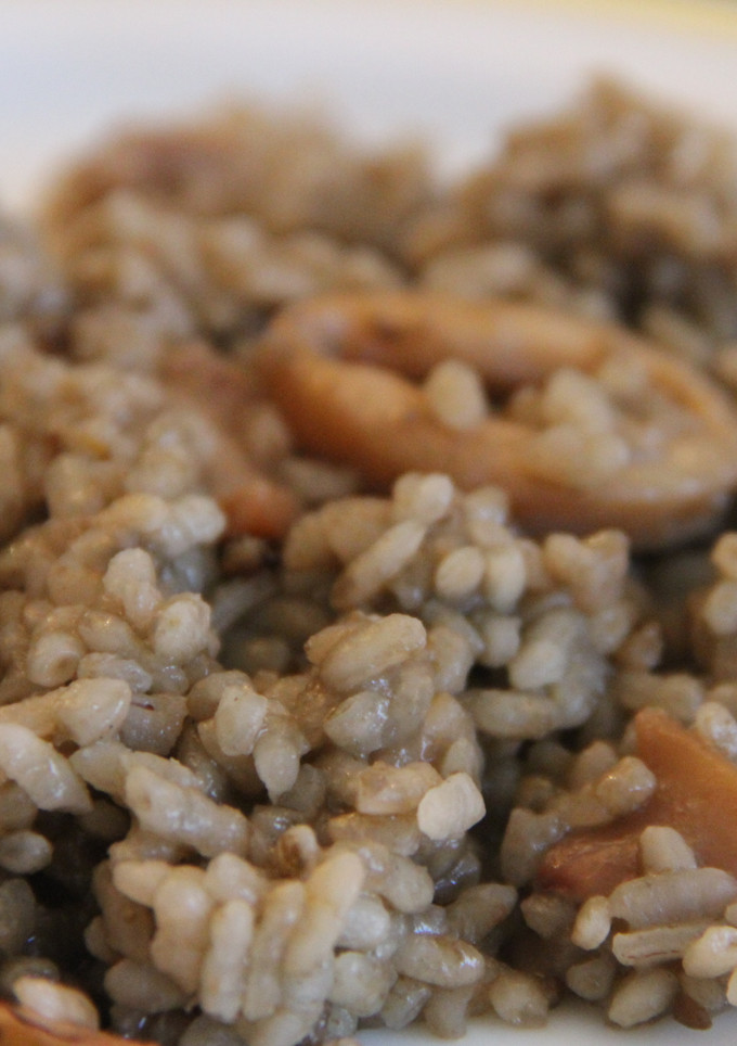 Una foto de Arroz "Semi-Negro" con sepia y calamares