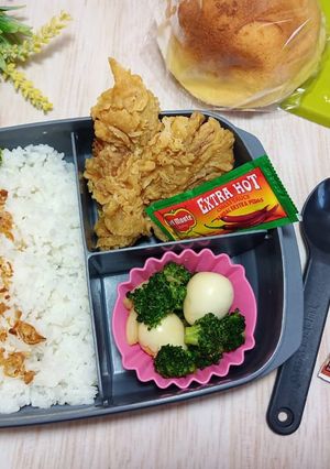 Foto resep Bekal Sekolah Anak (Brokoli Telur Puyuh)