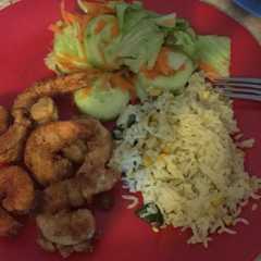 Una foto de Camarones empanizados 🍤🍤🍤