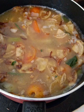 Cara Mudah Membikin Resep Sop Tulang Sapi Simpel tapi Enak Banget yang  Bikin Ketagihan Anti Ribet, Bikin Ngiler