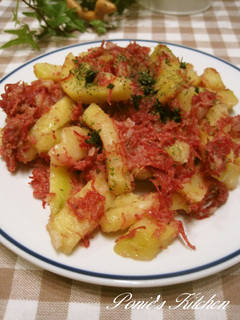 A picture of Spanish-Style Potato and Corned Beef Stir-Fry.