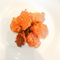 A picture of Canned tuna bites.
