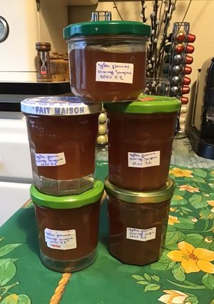 Une photo de Gelée de pommes à l'orange sanguine (recette anti gaspi)