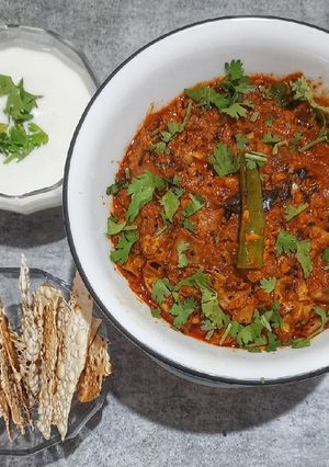 દહીં પાપડ નું શાક રેસીપી મુખ્ય ફોટો