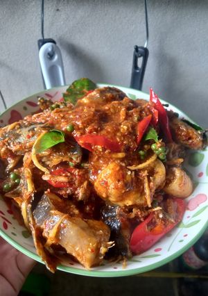 รูปของ ผัดเผ็ดปลาดุก
