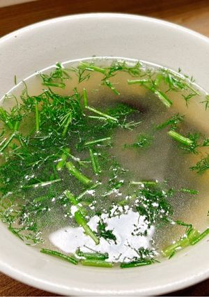 Hình của món Canh chua rong biển thì là.