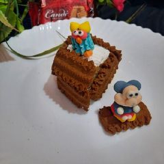 A picture of Candi dessert.
