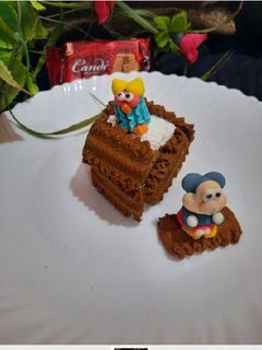 A picture of Candi dessert.