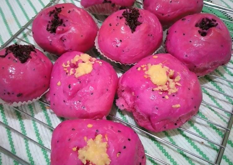 Resep Red Dragon Fruit Bun – Banh Mi Thanh Long Nui, Bisa Manjain Lidah
