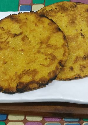 A picture of Makke ki roti.