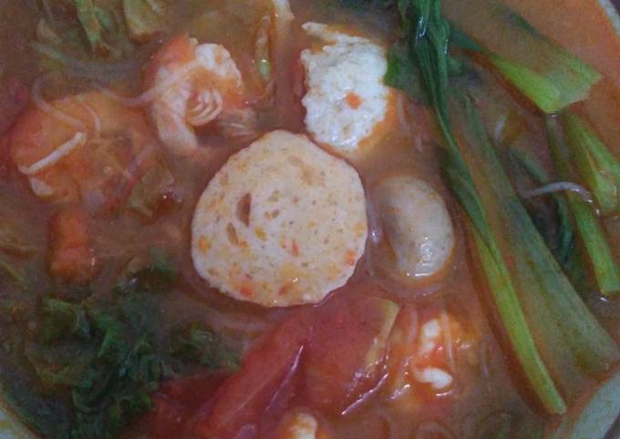 Resep Soup tomyam kuah pedas udang, bakso,jamur vs sayuran