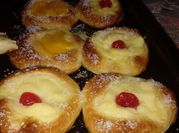 Una foto de facturas con harina con levadura
