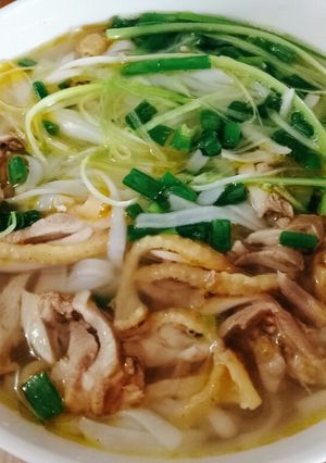 Hình của món Phở gà ta.