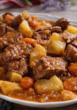 Una foto de Guiso de ternera o costillas Mambo