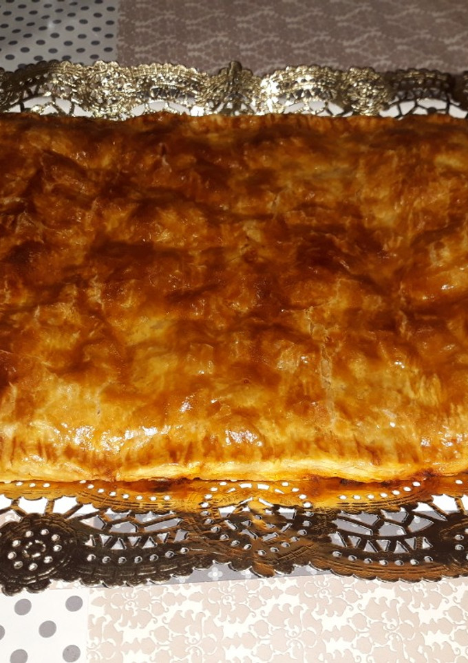 Una foto de Empanada de pisto con atún