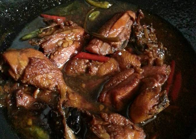 Ayam kecap berkuah