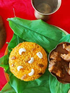 ঠাকুরবাড়ীর মাটন কষা আর বাসন্তী পোলাও (Mutton kosha, basanti Pulao recipe in Bengali) রেসিপির প্রধান ছবি