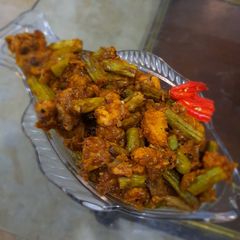 A picture of Achari Chicken Bindi.