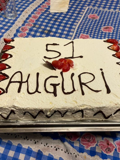 Foto di Torta di compleanno pan di spagna come in pasticceria